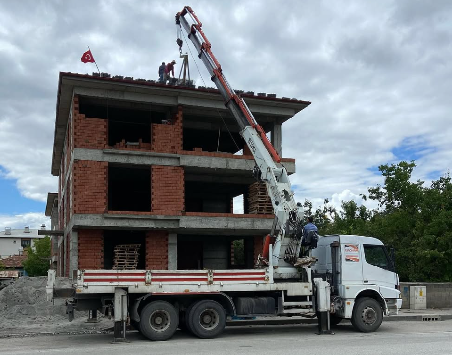 Vinçli Çatı Teslimi